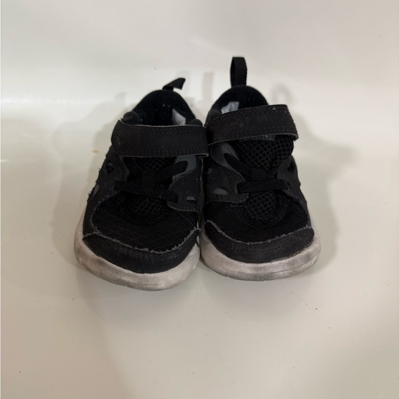 Nike Black Slip-On Sneakers Canvas Rubber Sole - Picture 1 of 6